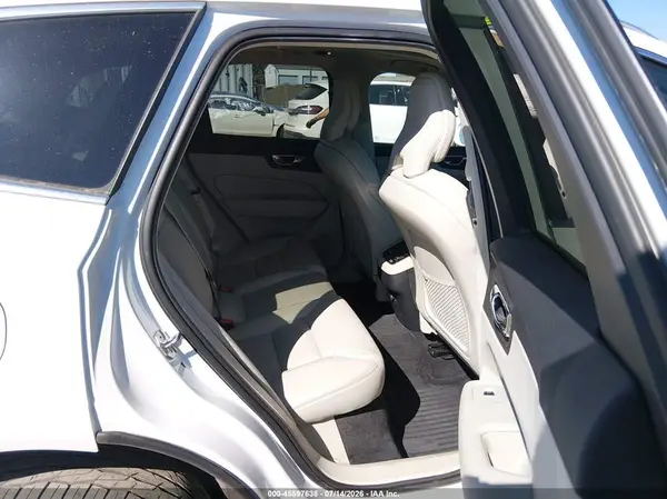 LYVA22RL9KB302643 2019 VOLVO XC60 - Image 8