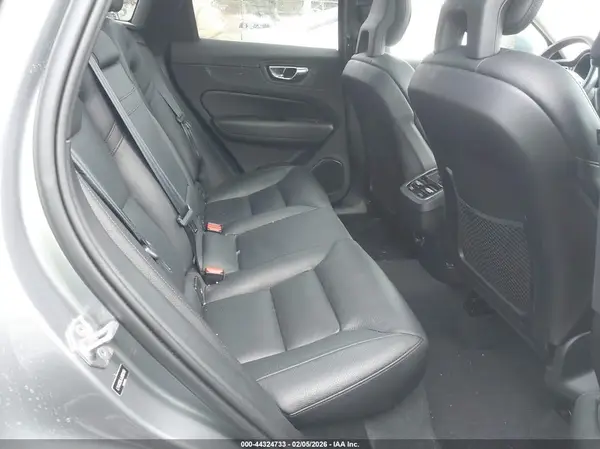 LYVA22RLXJB083190 2018 VOLVO XC60 - Image 8