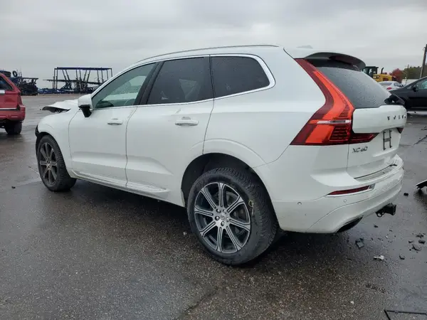 LYVA22RLXJB105804 2018 VOLVO XC60 - Image 2