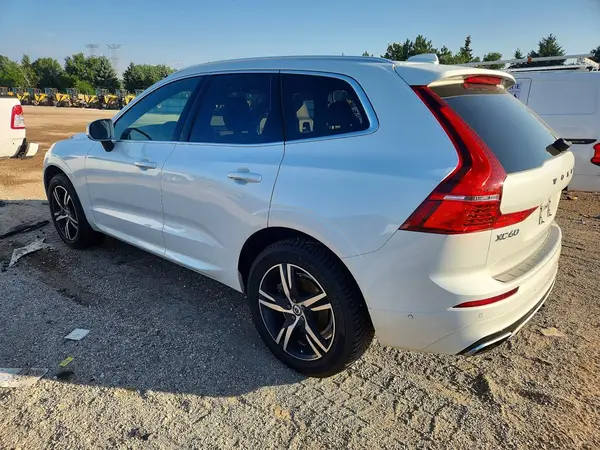 LYVA22RM0JB117680 2018 VOLVO XC60 - Image 2
