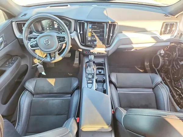 LYVA22RM0JB117680 2018 VOLVO XC60 - Image 8