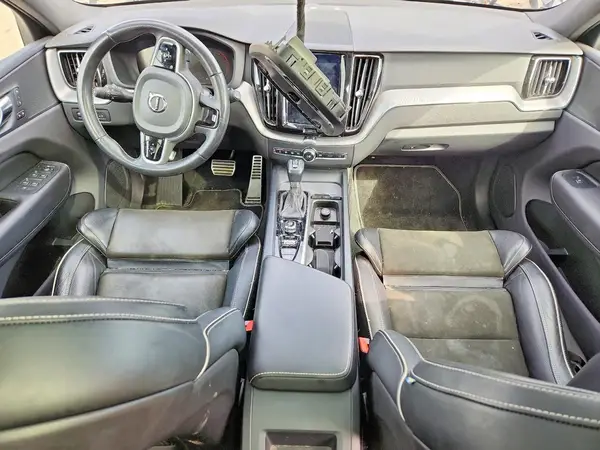 LYVA22RM1JB079067 2018 VOLVO XC60 - Image 8