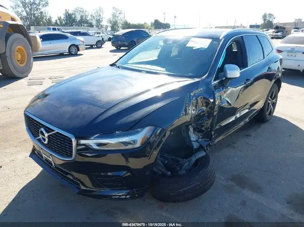 LYVA22RM1JB106395 2018 VOLVO XC60 - Image 2