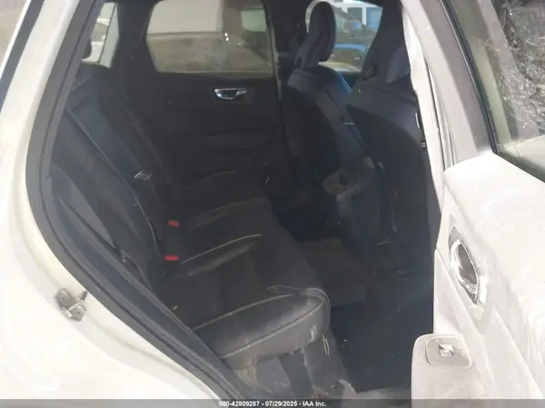 LYVA22RM2KB225204 2019 VOLVO XC60 - Image 8