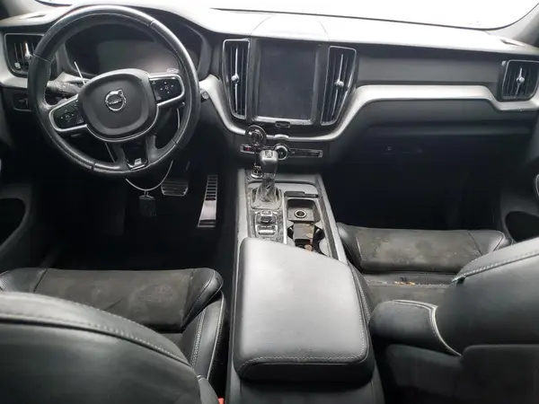 LYVA22RM3JB114210 2018 VOLVO XC60 - Image 8