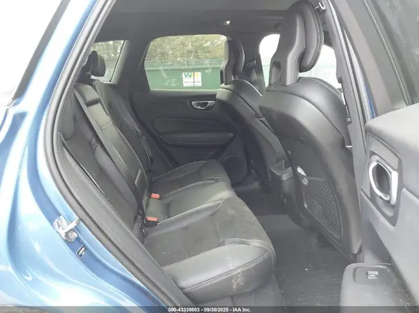 LYVA22RM4JB100851 2018 VOLVO XC60 - Image 8