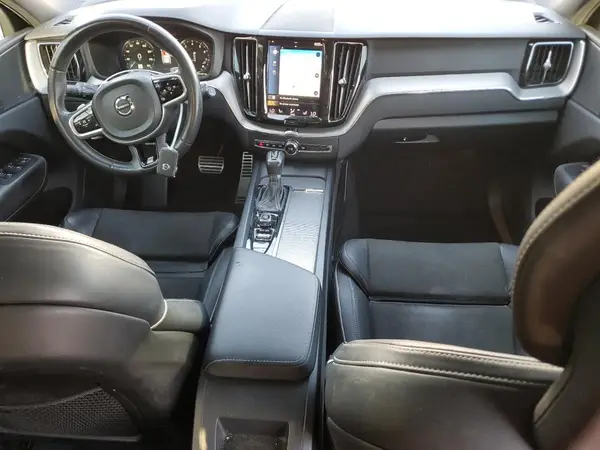 LYVA22RM6JB083468 2018 VOLVO XC60 - Image 8