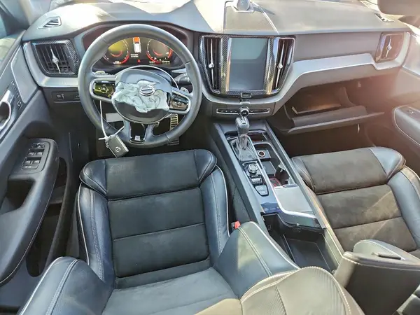 LYVA22RM6JB100916 2018 VOLVO XC60 - Image 8