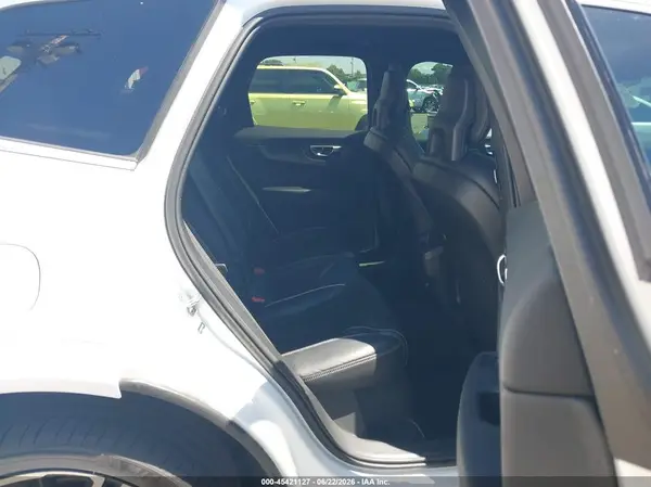 LYVA22RM9KB177751 2019 VOLVO XC60 - Image 8