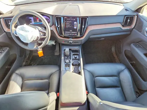 LYVH60DNXPB327039 2023 VOLVO XC60 - Image 8