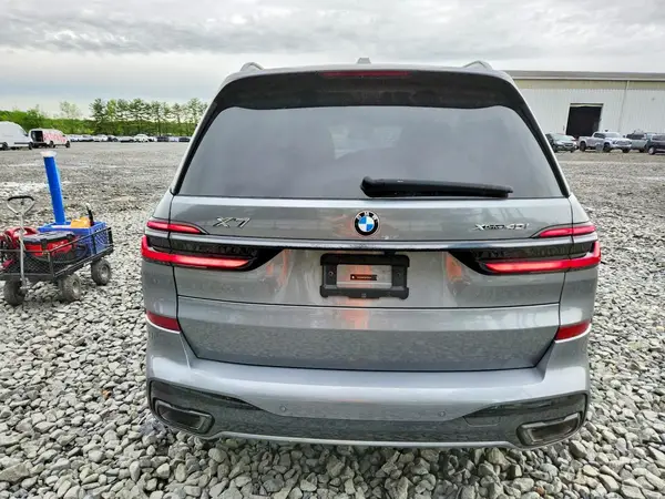 2024 BMW X7 auction photo 6