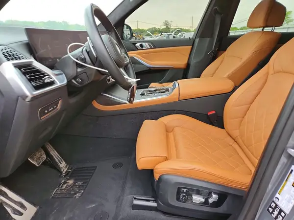 2024 BMW X7 auction photo 7