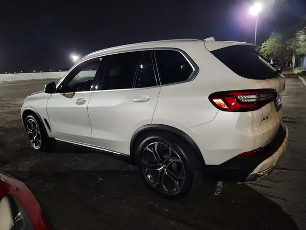 P49425 2023 BMW X5 - Image 2