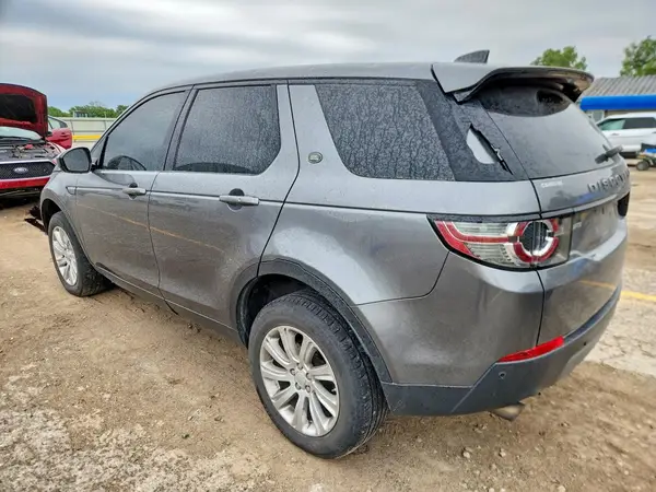 SALCP2BG2HH668239 2017 LAND ROVER DISCOVERY - Image 2