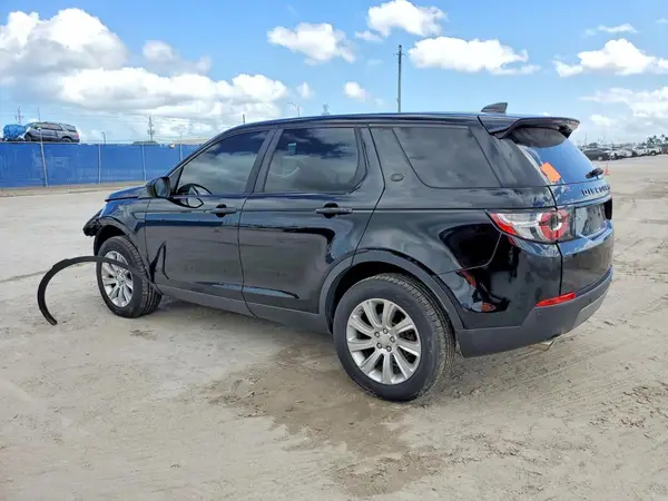 SALCP2BG2HH673957 2017 LAND ROVER DISCOVERY - Image 2