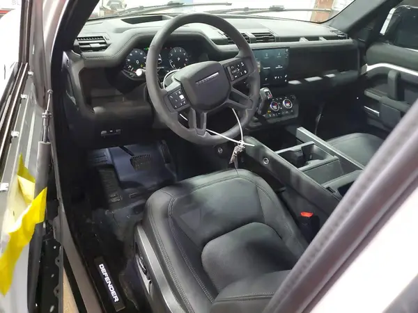 SALE26EU1S2471850 2025 LAND ROVER DEFENDER - Image 8