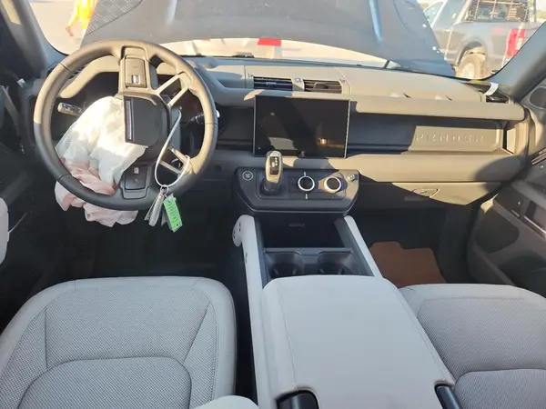 SALE27EU7S2463970 2025 LAND ROVER DEFENDER - Image 8
