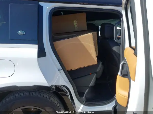 SALE27EU9R2302644 2024 LAND ROVER DEFENDER - Image 8