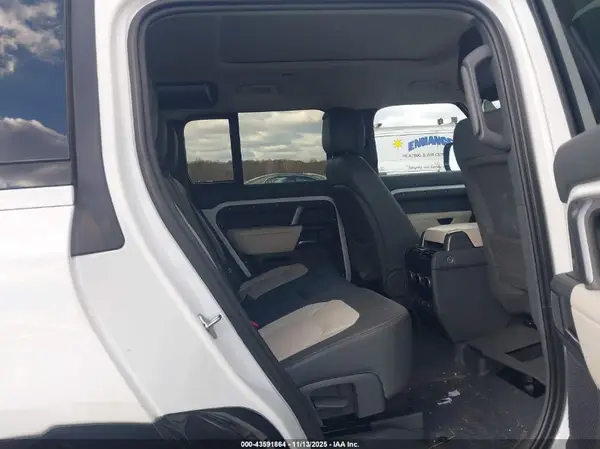 SALE2EEU4P2132937 2023 LAND ROVER DEFENDER - Image 8