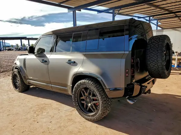 SALE2EFE2S2357437 2025 LAND ROVER DEFENDER - Image 2