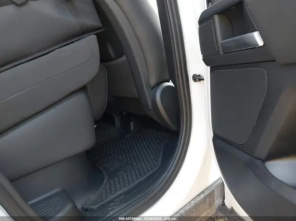 SALE2EFE5S2361465 2025 LAND ROVER DEFENDER - Image 8