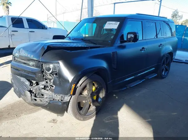SALE2FEU9P2241383 2023 LAND ROVER DEFENDER - Image 2