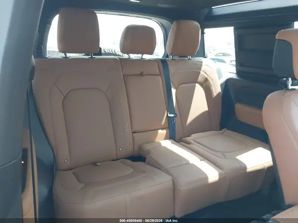 SALEB6EE9R2285796 2024 LAND ROVER DEFENDER - Image 8