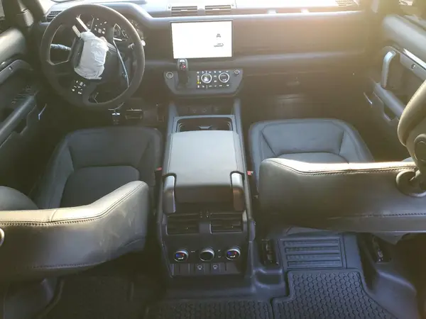 SALEBEEE1R2347848 2024 LAND ROVER DEFENDER - Image 8