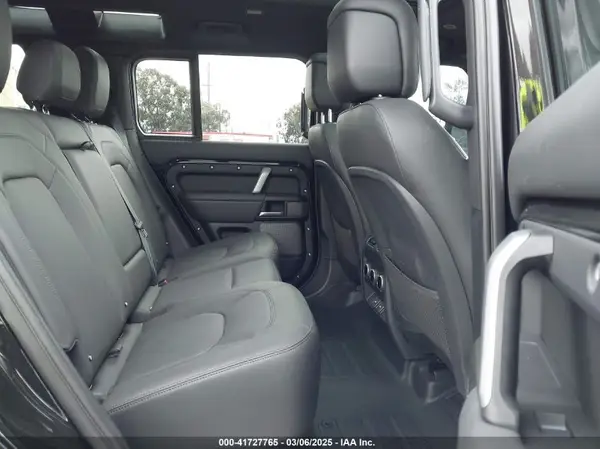 SALEBEEE2R2261593 2024 LAND ROVER DEFENDER - Image 8
