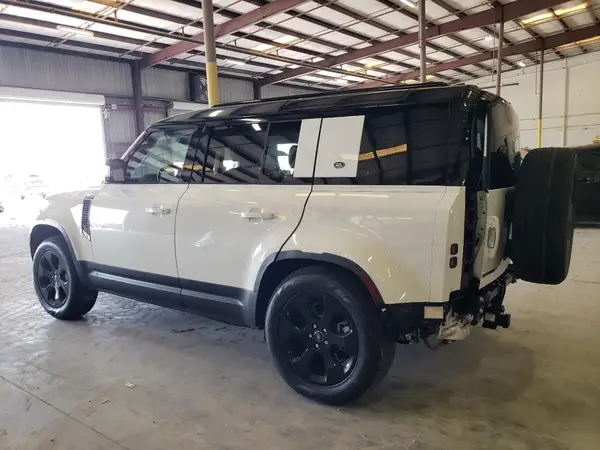 SALEJ7EU0R2292279 2024 LAND ROVER DEFENDER - Image 2