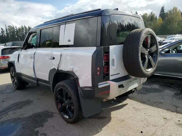 SALEJ7EU3R2327560 2024 LAND ROVER DEFENDER - Image 2