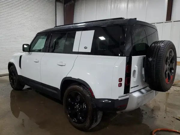 SALEJ7EU5R2309660 2024 LAND ROVER DEFENDER - Image 2