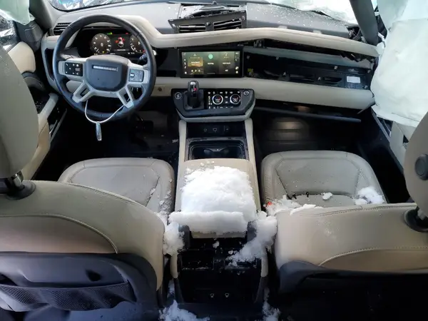 SALEJ7EU8R2318143 2024 LAND ROVER DEFENDER - Image 8