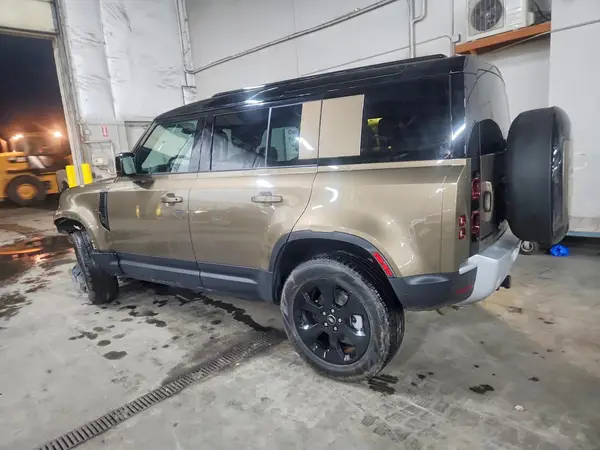 SALEJ7EX1S2399101 2025 LAND ROVER DEFENDER - Image 2