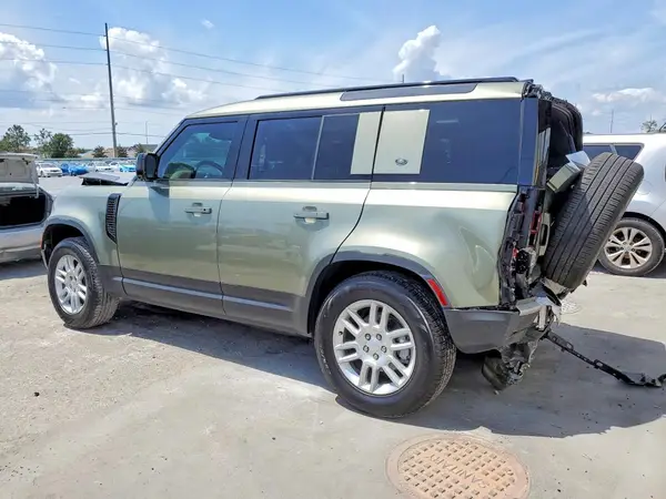SALEJ7EX2R2350659 2024 LAND ROVER DEFENDER - Image 2