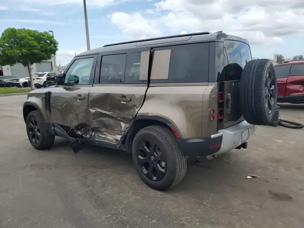 SALEJ7EX2S2393419 2025 LAND ROVER DEFENDER - Image 2