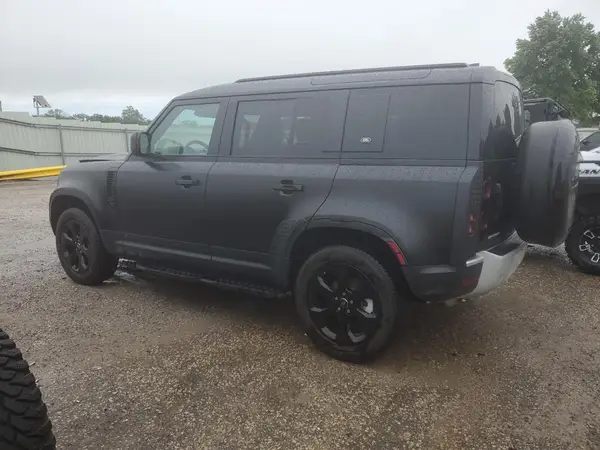 SALEJ7EX5R2311676 2024 LAND ROVER DEFENDER - Image 2