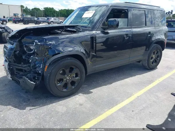 SALEJ7EX6S2396663 2025 LAND ROVER DEFENDER - Image 2
