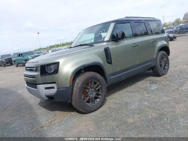 SALEJ7EX7R2356571 2024 LAND ROVER DEFENDER - Image 2