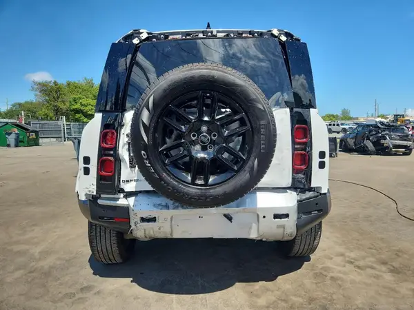 2025 LAND ROVER DEFENDER auction photo 6