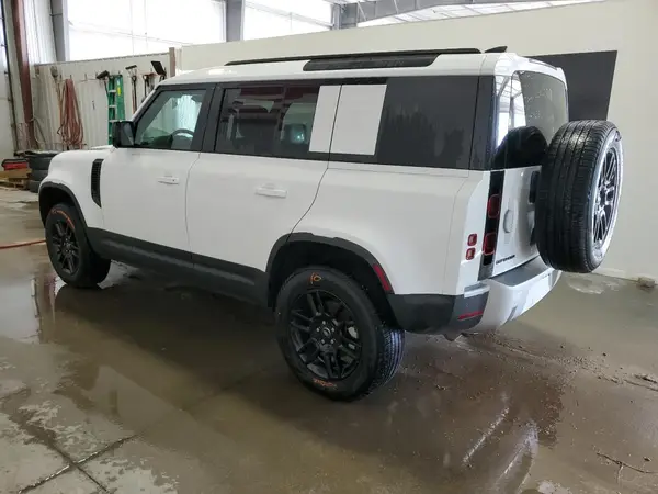 SALEJ7EX8S2393246 2025 LAND ROVER DEFENDER - Image 2