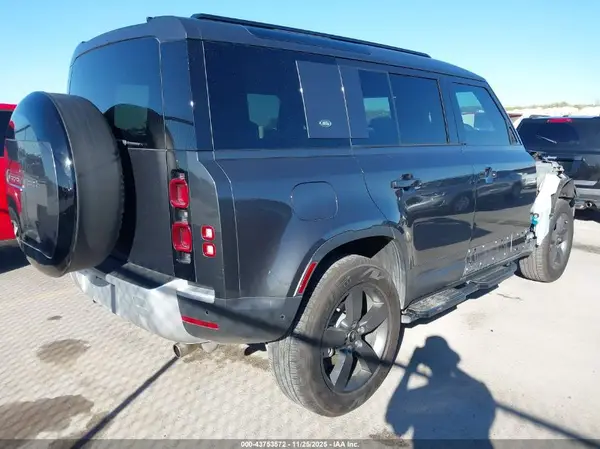 2024 LAND ROVER DEFENDER IAAI lot 43753572 auction photo 4