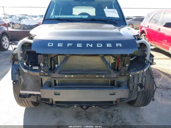 2024 LAND ROVER DEFENDER IAAI lot 43753572 auction photo 6
