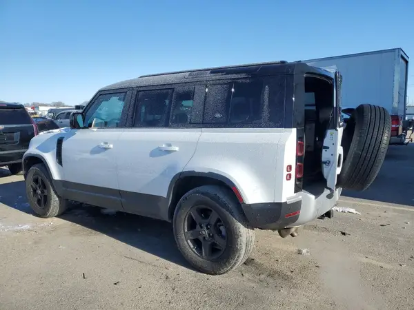 SALEJ7EXXP2124365 2023 LAND ROVER DEFENDER - Image 2