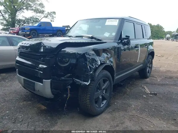 SALEJ7EXXS2442351 2025 LAND ROVER DEFENDER - Image 2