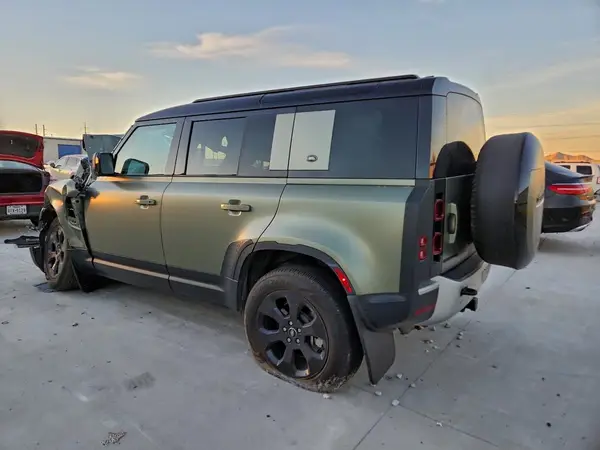 SALEJEEU5R2259590 2024 LAND ROVER DEFENDER - Image 2