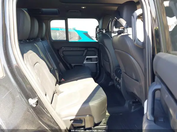 SALEJEEX4P2240021 2023 LAND ROVER DEFENDER - Image 8