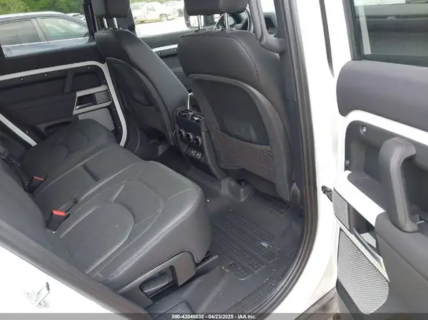 SALEJFEUXP2221744 2023 LAND ROVER DEFENDER - Image 8