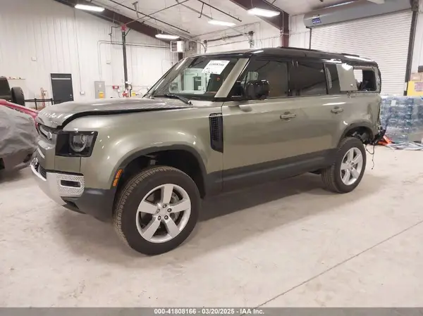 SALEJFFU3R2320116 2024 LAND ROVER DEFENDER - Image 2