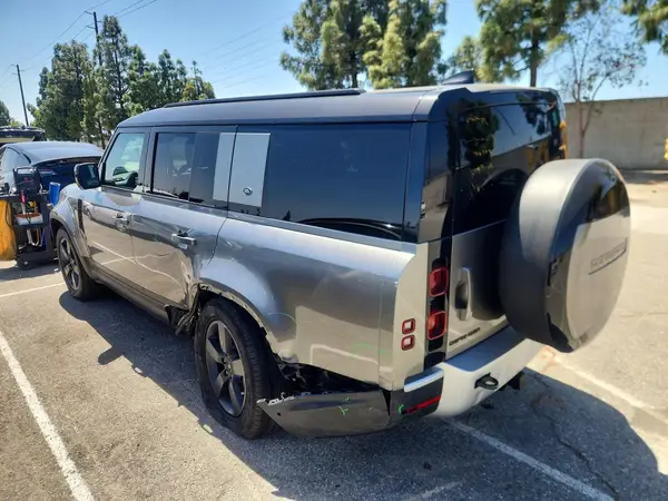 SALEJFFU7R2336657 2024 LAND ROVER DEFENDER - Image 2